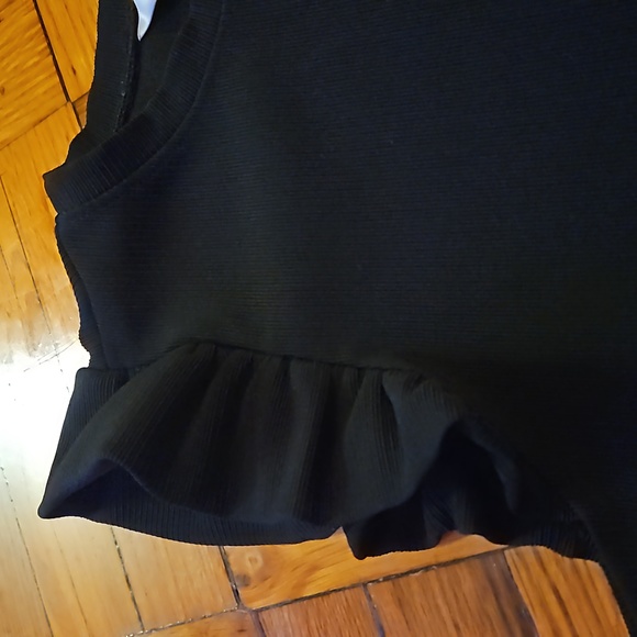 Sleeve less ruffle textured shirt 1x - Picture 2 of 3